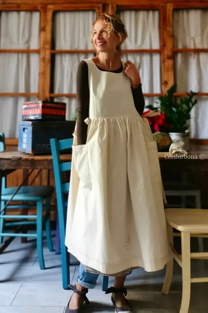 Grembiule in ghinea con monogramma rosa TM (Ref. 27) grembiule donna antico