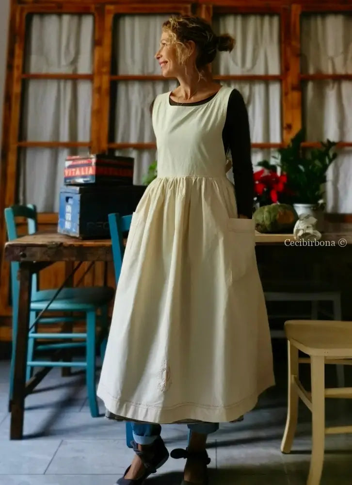 Grembiule in ghinea con monogramma rosa TM (Ref. 27) grembiule donna antico