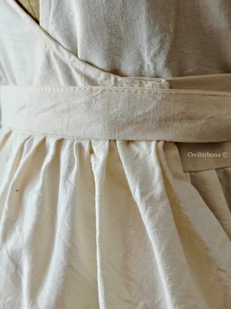 Grembiule in ghinea con pizzo e monogramma rosso BA (Ref. 301) grembiule donna tessuti antichi