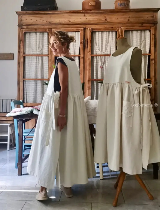 Grembiule in ghinea con pizzo e monogramma rosso BA (Ref. 301) grembiule donna tessuti antichi