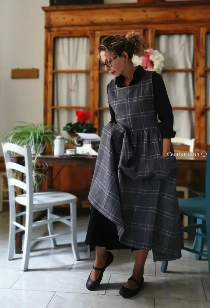 Grembiule in lana con alpaca tartan grigia (Ref. 446) grembiule donna tessuti moderni