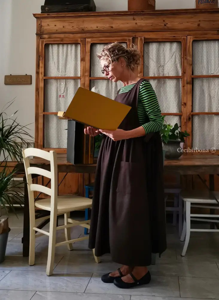 Grembiule in lana marrone (Ref. 407) grembiule donna tessuti moderni