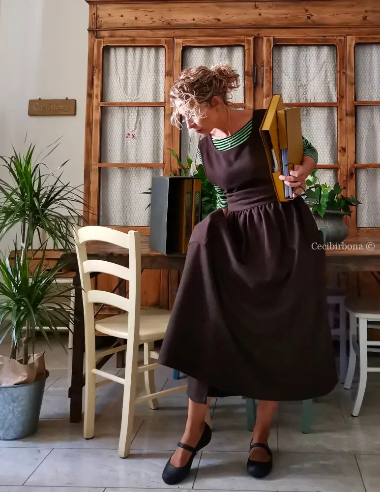 Grembiule in lana marrone (Ref. 407) grembiule donna tessuti moderni