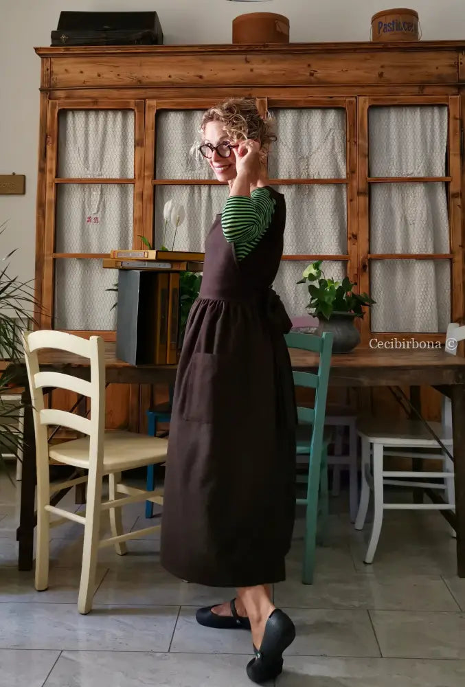 Grembiule in lana marrone (Ref. 407) grembiule donna tessuti moderni