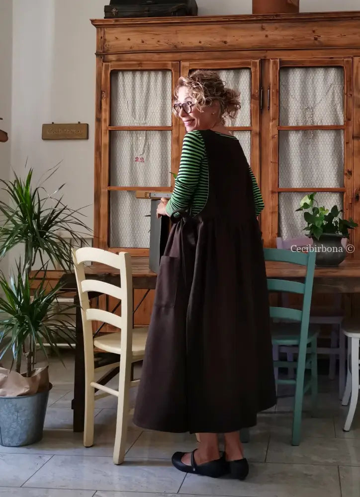 Grembiule in lana marrone (Ref. 407) grembiule donna tessuti moderni