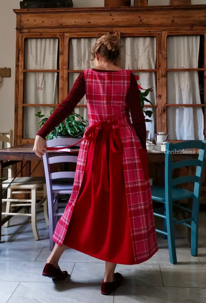 Grembiule in lana patchwork rosa e rosso (Ref. 462) grembiule donna tessuti moderni