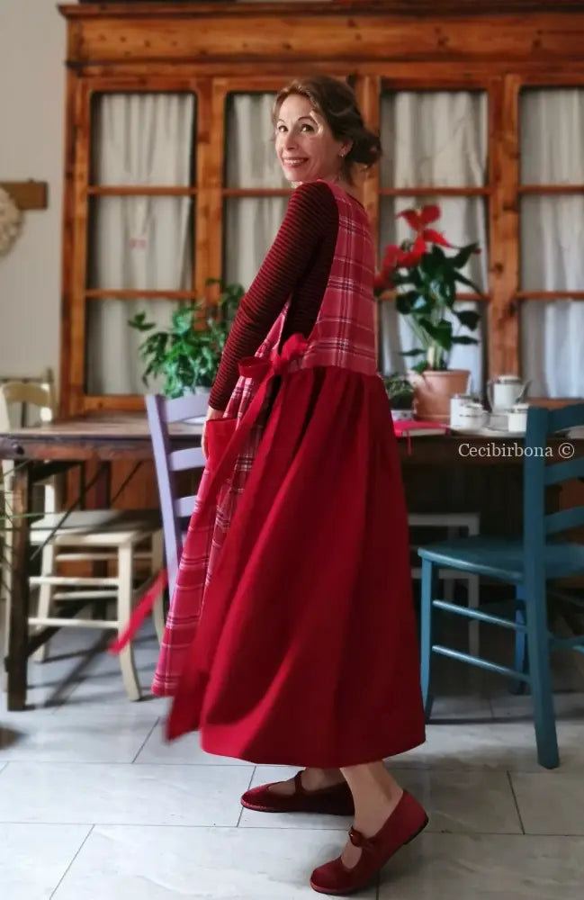 Grembiule in lana patchwork rosa e rosso (Ref. 462) grembiule donna tessuti moderni