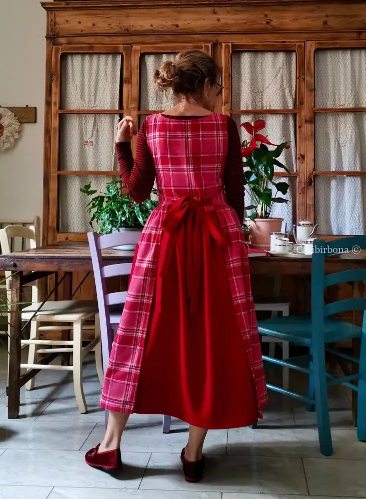 Grembiule in lana patchwork rosa e rosso (Ref. 462) grembiule donna tessuti moderni