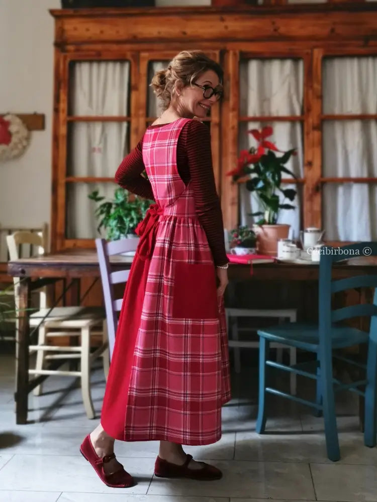 Grembiule in lana patchwork rosa e rosso (Ref. 462) grembiule donna tessuti moderni