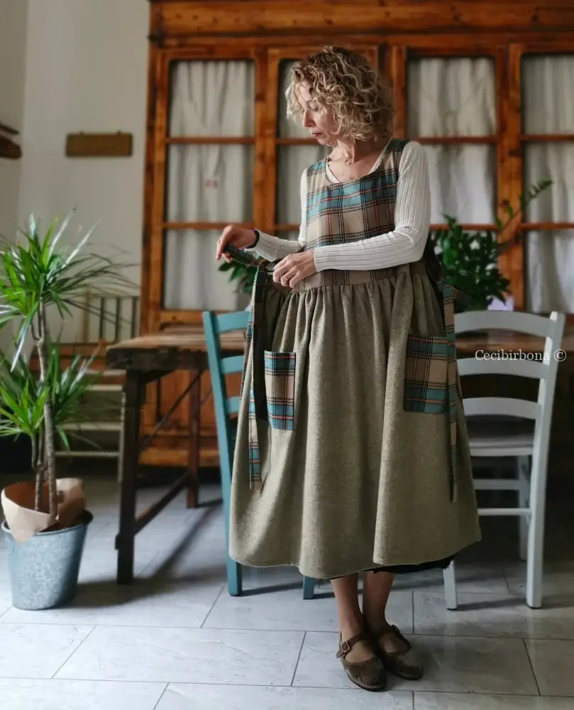 Grembiule in lana patchwork verde marrone (Ref.385) grembiule donna tessuti moderni