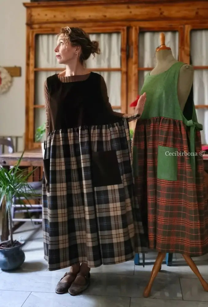Grembiule in lana tartan e velluto marrone (Ref. 465) grembiule donna tessuti moderni