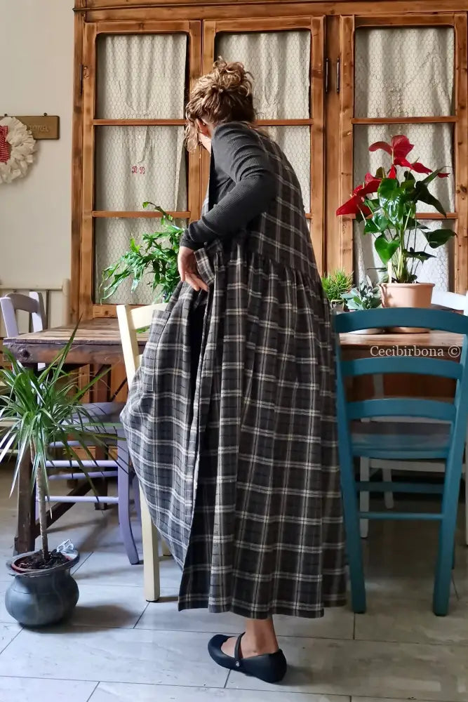 Grembiule in lana tartan grigia e beige (Ref. 466) grembiule donna tessuti moderni