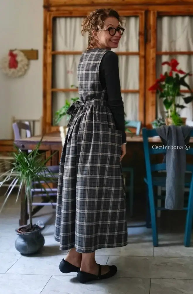 Grembiule in lana tartan grigia e beige (Ref. 466) grembiule donna tessuti moderni