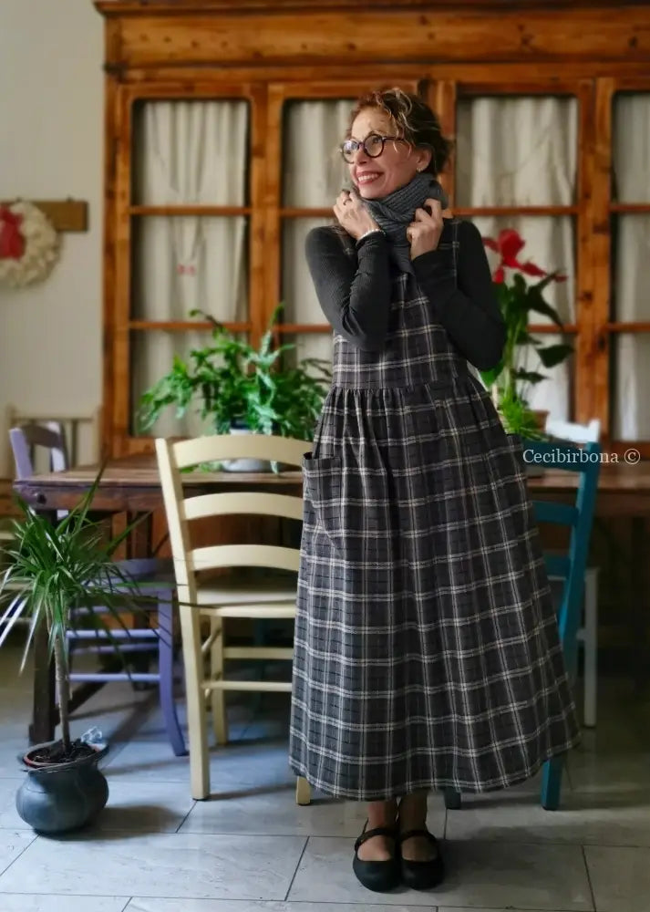 Grembiule in lana tartan grigia e beige (Ref. 466) grembiule donna tessuti moderni