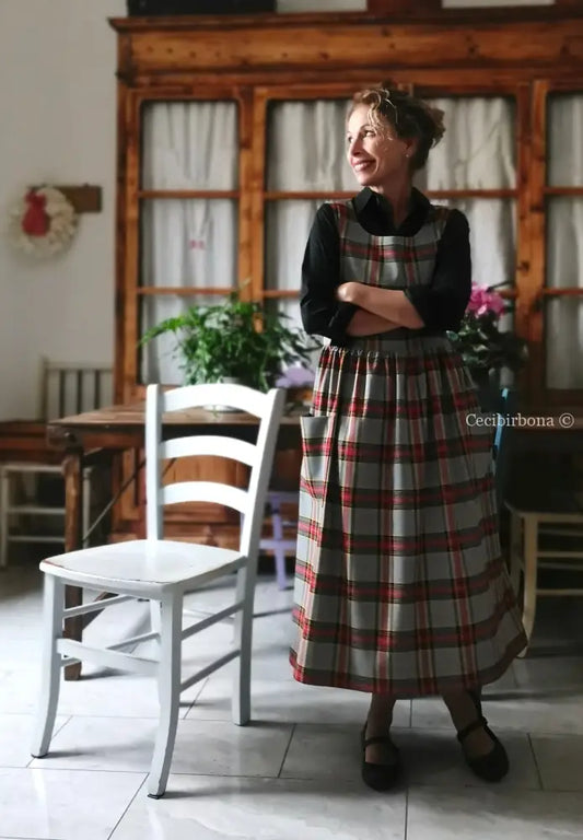 Grembiule in lana tartan grigia e rossa (Ref. 453) grembiule donna tessuti moderni