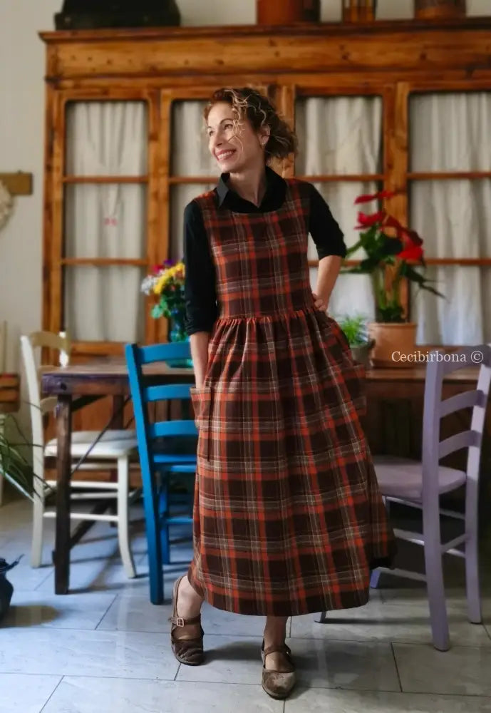 Grembiule in lana tartan marrone e ruggine (Rif. 478) grembiule donna tessuti moderni