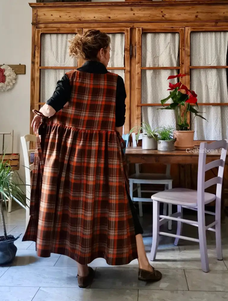 Grembiule in lana tartan marrone e ruggine (Rif. 478) grembiule donna tessuti moderni