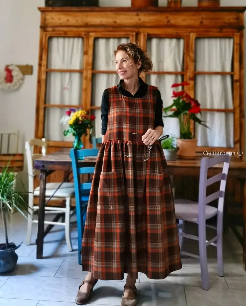 Grembiule in lana tartan marrone e ruggine (Rif. 478) grembiule donna tessuti moderni