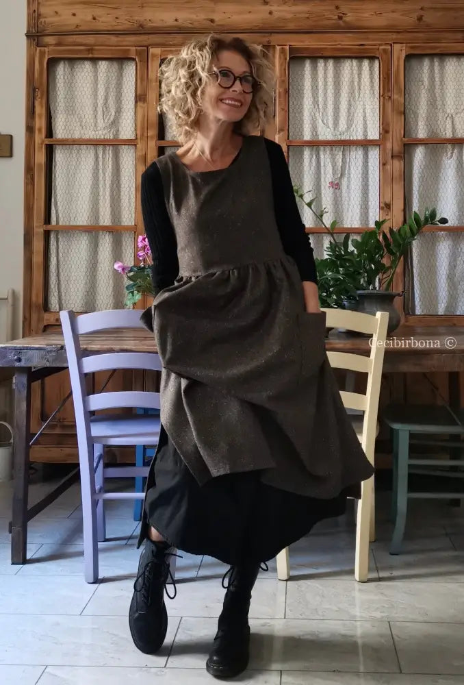 Grembiule in lana tweed marrone (Rif.357) Grembiule donna moderno