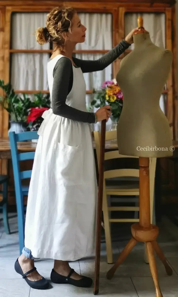 Grembiule in lino antico con monogramma AL (Ref. 17) grembiule donna in tessuto antico