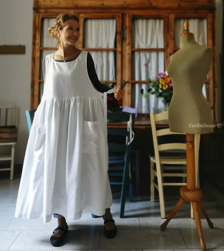 Grembiule in lino antico con monogramma AL (Ref. 17) grembiule donna in tessuto antico