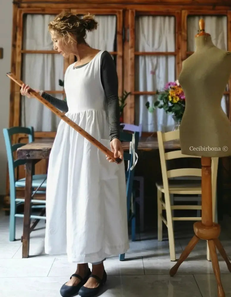 Grembiule in lino antico con monogramma AL (Ref. 17) grembiule donna in tessuto antico