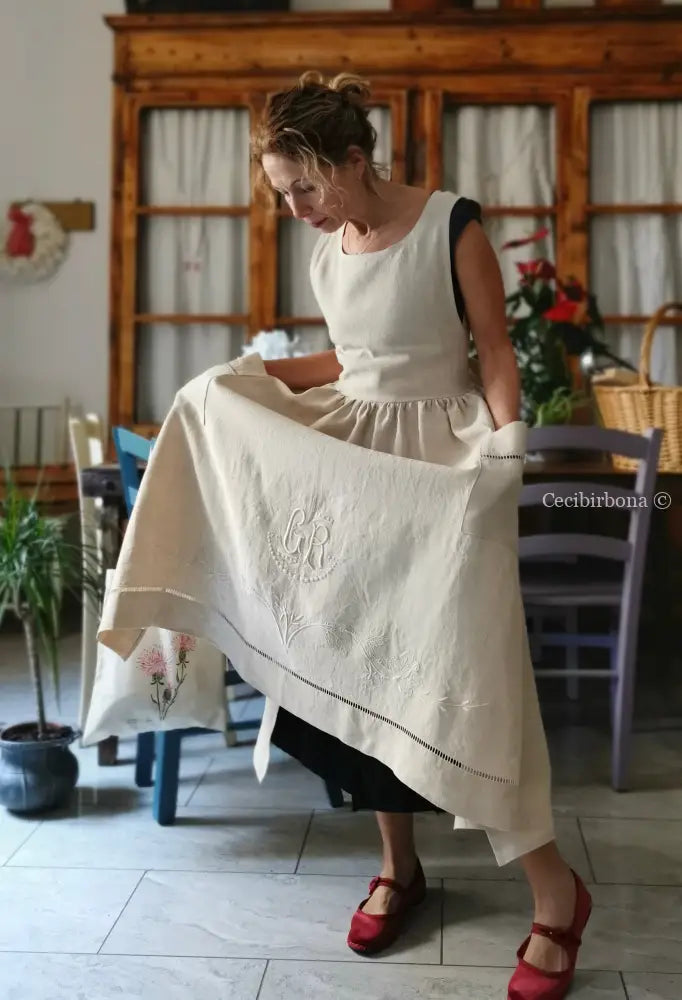 Grembiule in lino antico con monogramma GR (Ref. 497) grembiule donna tessuti antichi