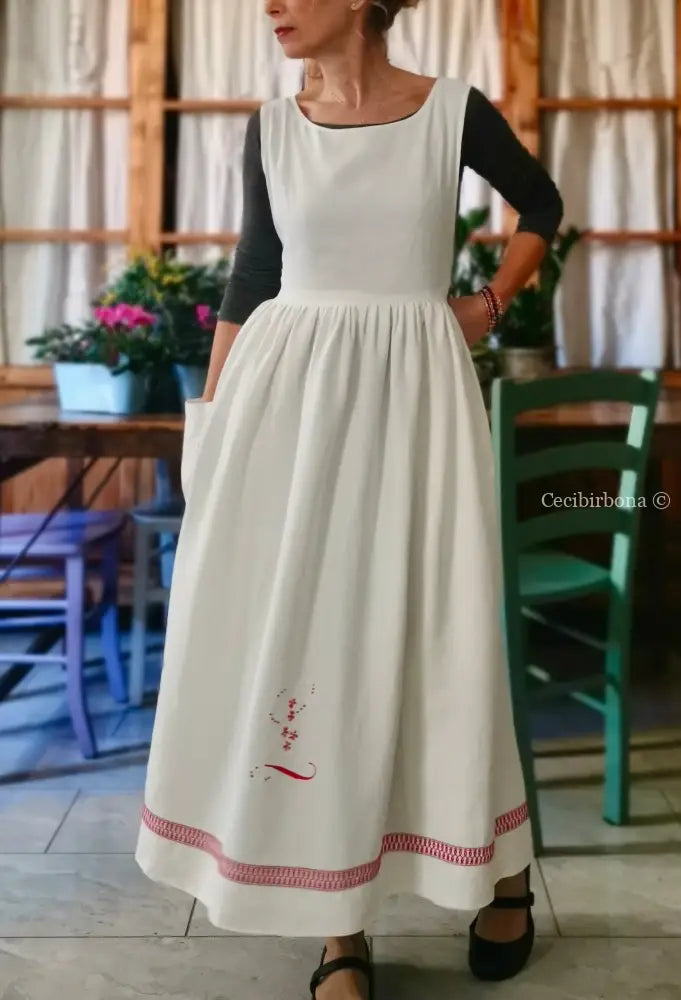 Grembiule in lino antico con monogramma L in rosso (Ref. 144) grembiule donna in tessuto antico