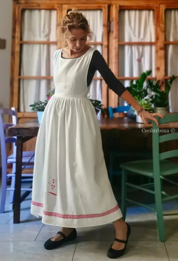 Grembiule in lino antico con monogramma L in rosso (Ref. 144) grembiule donna in tessuto antico