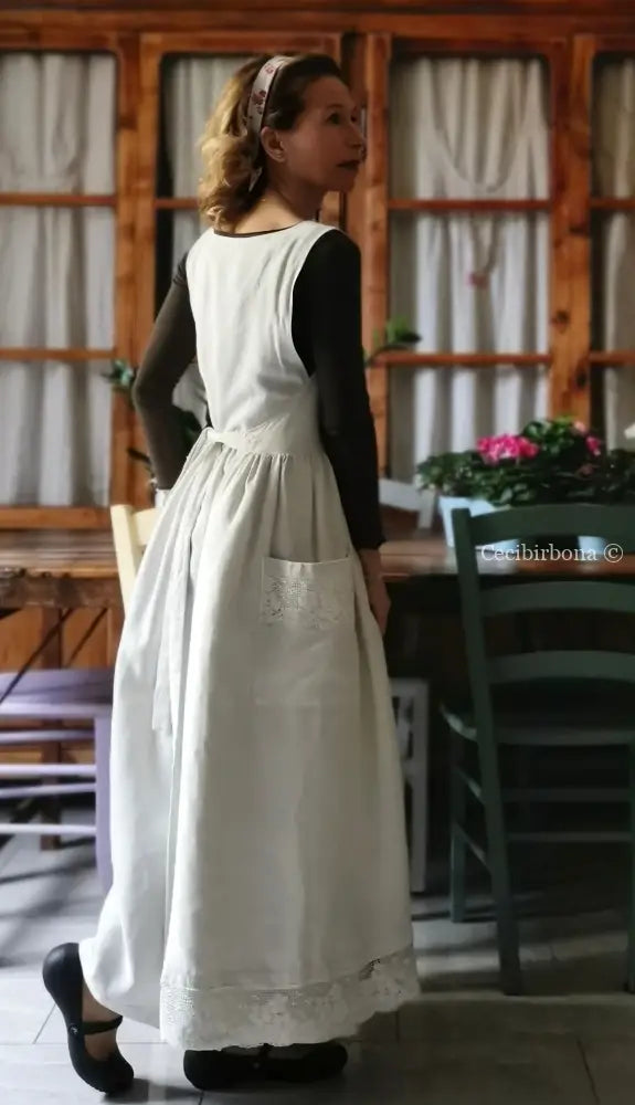 Grembiule in lino antico con monogramma LF e pizzo (Ref. 155) grembiule donna in tessuto antico