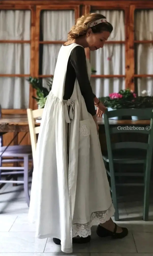Grembiule in lino antico con monogramma LF e pizzo (Ref. 155) grembiule donna in tessuto antico