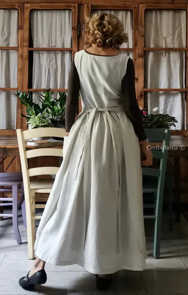 Grembiule in lino antico con monogramma LF e pizzo (Ref. 155) grembiule donna in tessuto antico