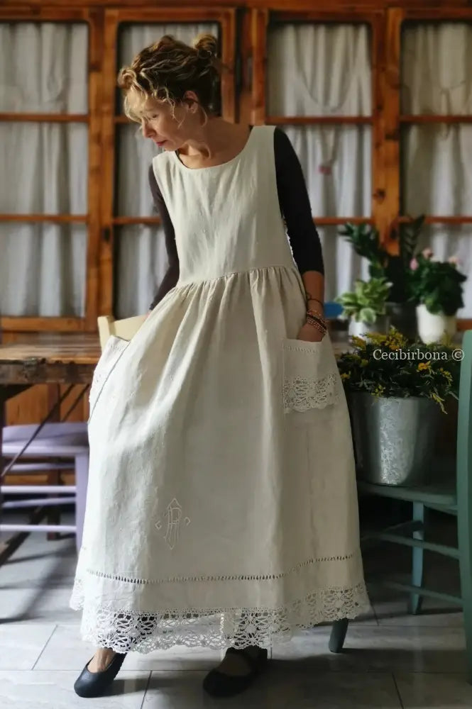 Grembiule in lino antico con monogramma (Ref. 126) grembiule donna tessuti antichi