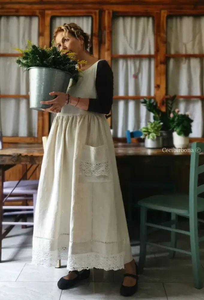 Grembiule in lino antico con monogramma (Ref. 126) grembiule donna tessuti antichi