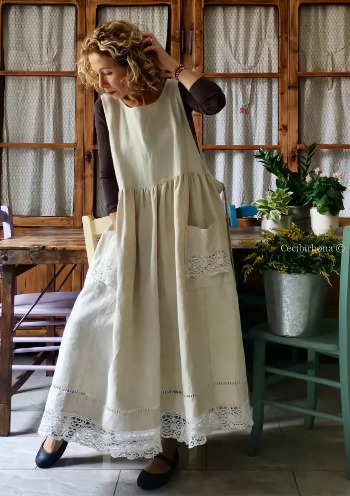 Grembiule in lino antico con monogramma (Ref. 126) grembiule donna tessuti antichi