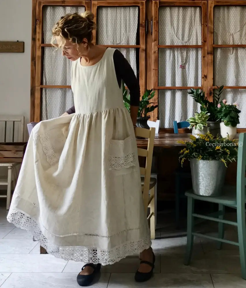 Grembiule in lino antico con monogramma (Ref. 126) grembiule donna tessuti antichi