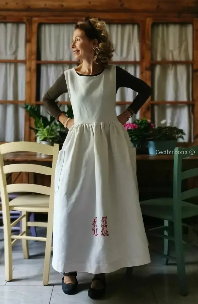 Grembiule in lino antico con monogramma rosso CA (Ref. 147) grembiule donna tessuti antichi