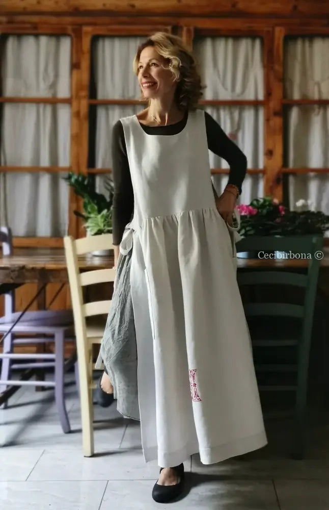 Grembiule in lino antico con monogramma rosso CA (Ref. 147) grembiule donna tessuti antichi