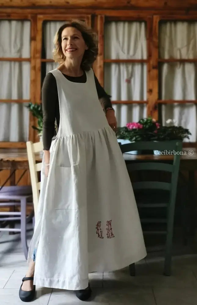 Grembiule in lino antico con monogramma rosso CA (Ref. 147) grembiule donna tessuti antichi
