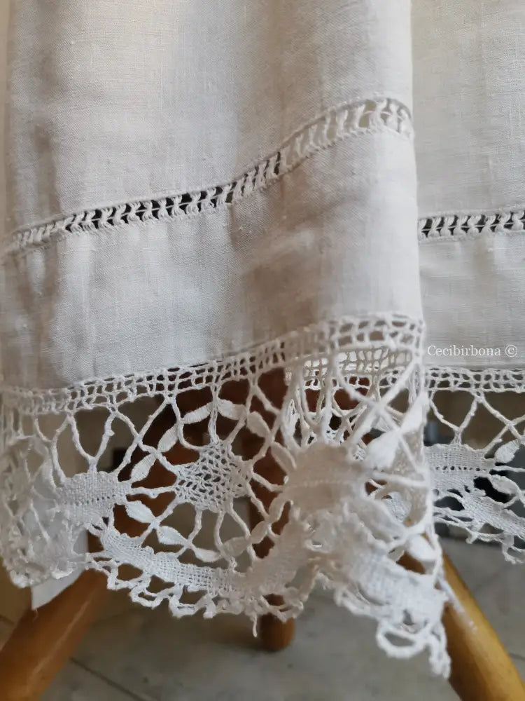 Grembiule in lino antico con pizzo e monogramma grembiule donna antico