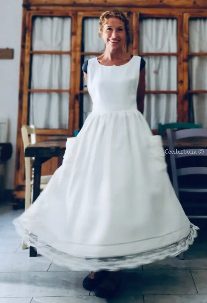 Grembiule in lino antico con pizzo e monogramma grembiule donna antico