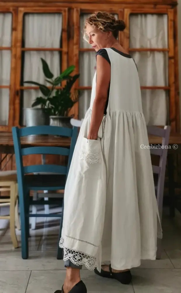 Grembiule in lino antico con pizzo e monogramma grembiule donna antico