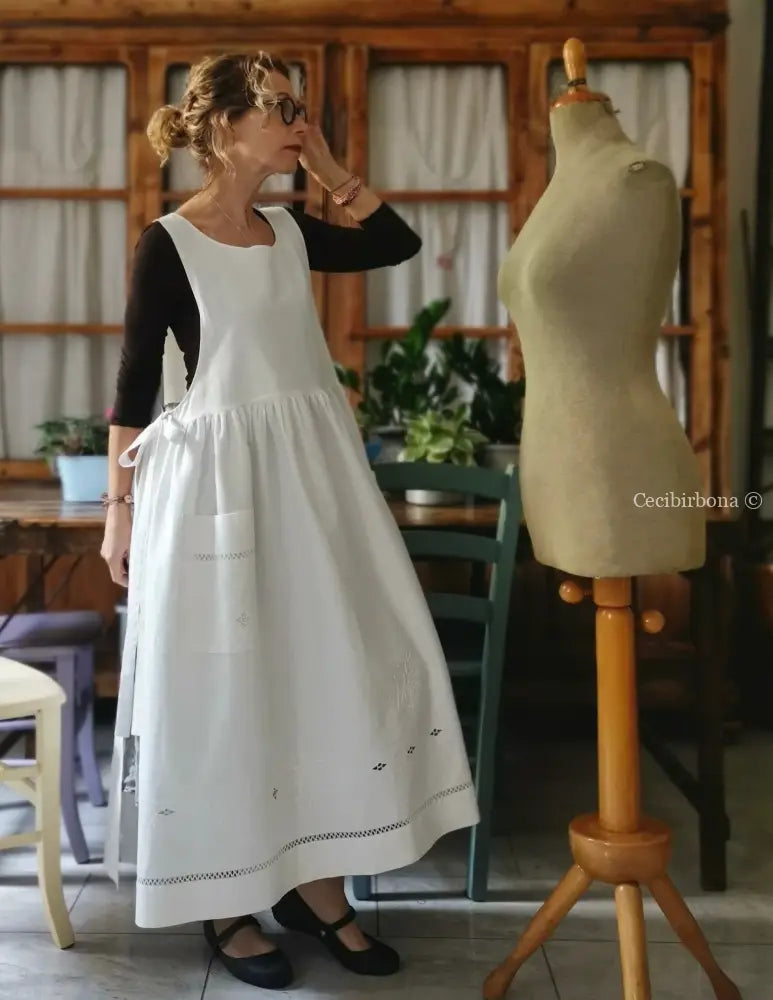 Grembiule in lino antico con ricamo e monogramma MG (Ref. 133) grembiule donna antico