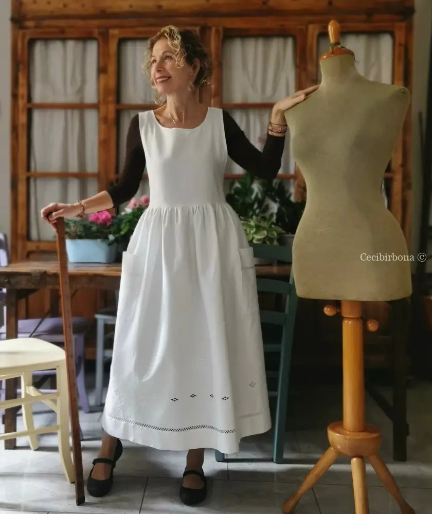 Grembiule in lino antico con ricamo e monogramma MG (Ref. 133) grembiule donna antico