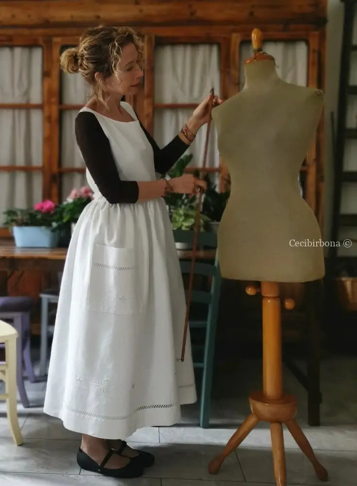 Grembiule in lino antico con ricamo e monogramma MG (Ref. 133) grembiule donna antico