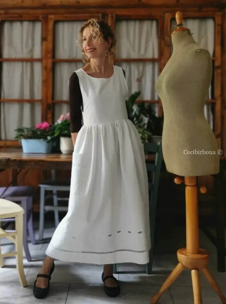 Grembiule in lino antico con ricamo e monogramma MG (Ref. 133) grembiule donna antico