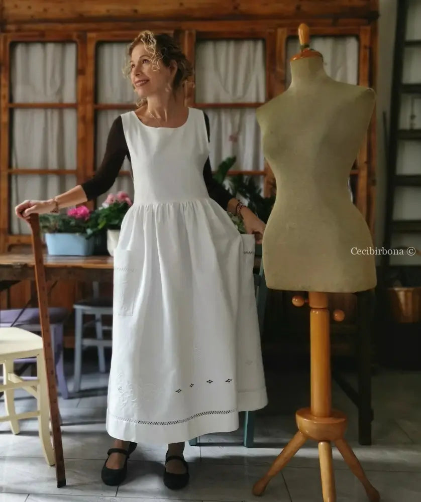 Grembiule in lino antico con ricamo e monogramma MG (Ref. 133) grembiule donna antico