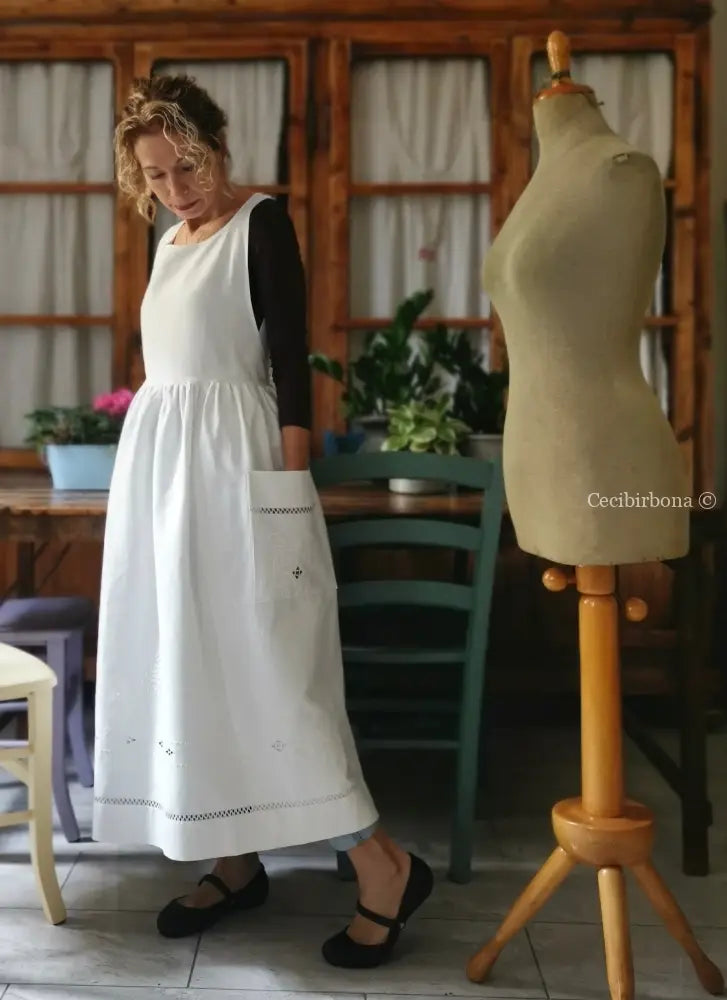 Grembiule in lino antico con ricamo e monogramma MG (Ref. 133) grembiule donna antico