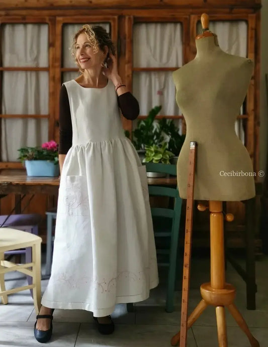 Grembiule in lino antico con ricamo in rosa (Ref. 92) grembiule donna tessuti antichi