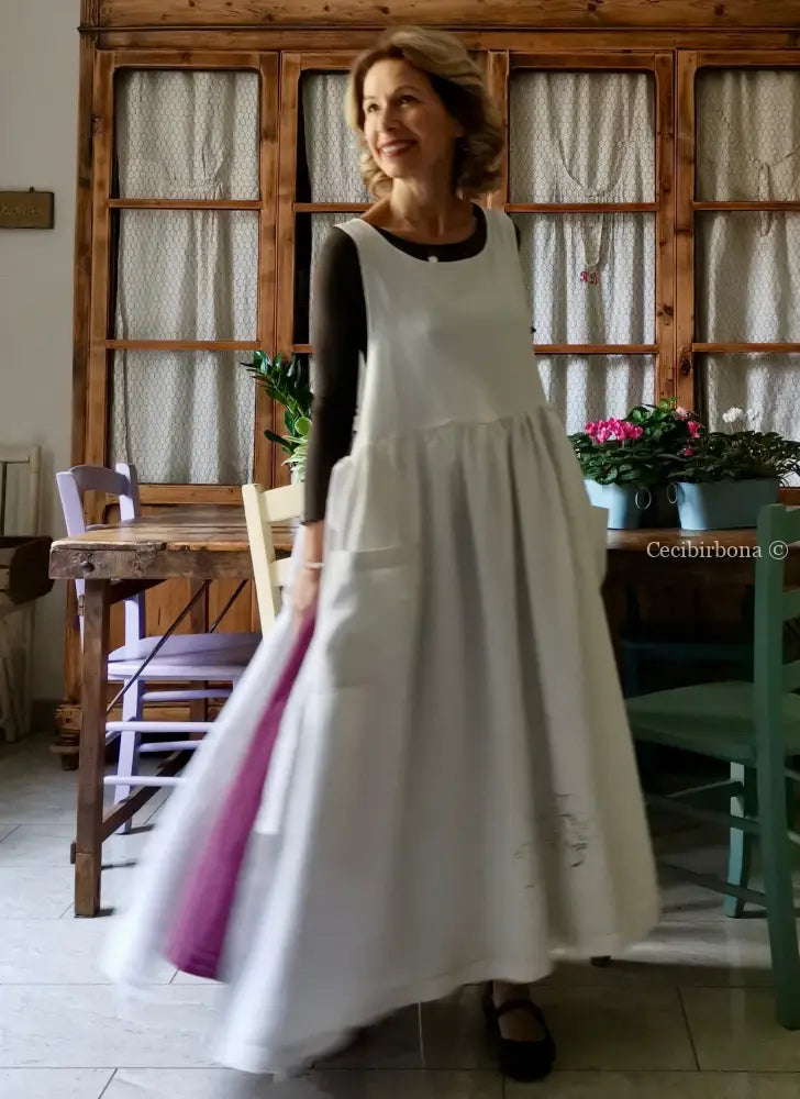 Grembiule in lino con monogramma EM ad intaglio (Ref. 148) grembiule donna in tessuto antico